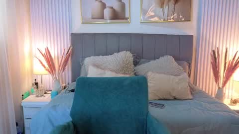 paulina  online show from July 26, 2026, 5:20 pm