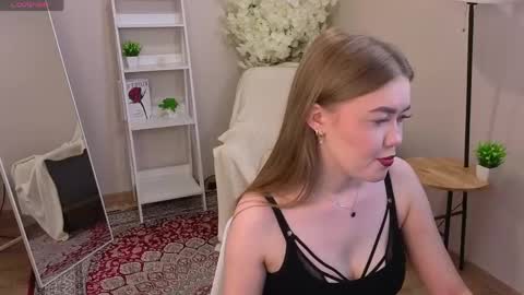 Snapshot of _liilcrystal_ chatting on June 6, 2026, 7:07 pm _liilcrystal_ online show from June 6, 2026, 7:07 pm