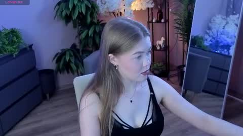 Snapshot of _liilcrystal_ chatting on July 4, 2026, 7:20 pm _liilcrystal_ online show from July 4, 2026, 7:20 pm