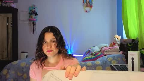 Lindasy online show from November 19, 2025, 2:39 pm