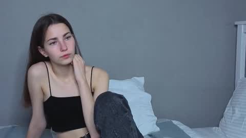 Snapshot of _little_butterfly_ chatting on September 30, 2025, 1:54 am Emma online show from September 30, 2025, 1:54 am