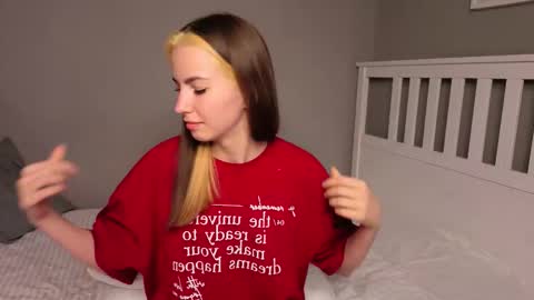 Snapshot of _little_butterfly_ chatting on October 23, 2025, 2:27 pm Emma online show from October 23, 2025, 2:27 pm