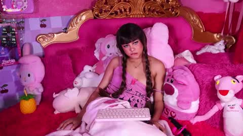 Snapshot of _little_glrl_ chatting on February 10, 2026, 10:19 am _little_glrl_ online show from February 10, 2026, 10:19 am