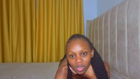 Littlevenus online show from October 26, 2025, 2:45 pm