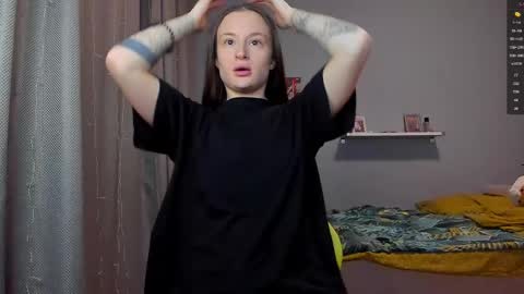 Snapshot of _lorra chatting on February 13, 2025, 5:11 pm _lorra online show from February 13, 2025, 5:11 pm