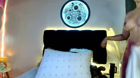 Snapshot of _lorrayne_ chatting on April 18, 2026, 12:09 pm Lorrayne online show from April 18, 2026, 12:09 pm
