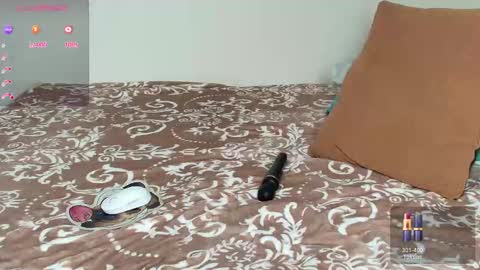 Snapshot of _lullaby_ chatting on October 5, 2025, 6:17 pm Lullaby online show from October 5, 2025, 6:17 pm