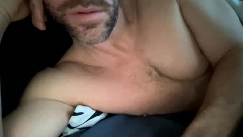 Snapshot of _lululeo_ chatting on February 2, 2025, 5:04 pm _lululeo_ online show from February 2, 2025, 5:04 pm