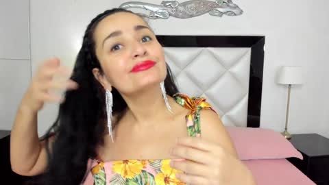  luna  sweet  online show from January 16, 2025, 3:34 am