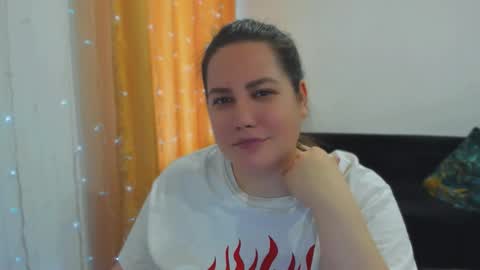 Snapshot of _madalexa_ chatting on November 5, 2025, 6:13 am Alexa online show from November 5, 2025, 6:13 am