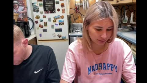 _magic_kis online show from June 1, 2026, 7:43 am