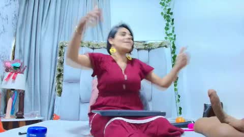 _marcela__ online show from December 18, 2025, 12:33 pm