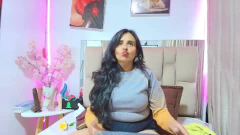 _marcela__ online show from May 13, 2026, 11:29 am