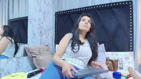 Snapshot of _marcela__ chatting on June 4, 2026, 11:27 am _marcela__ online show from June 4, 2026, 11:27 am