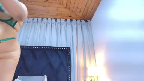 Snapshot of _marcela__ chatting on June 8, 2026, 11:21 am _marcela__ online show from June 8, 2026, 11:21 am