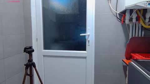 Snapshot of _mari___ chatting on February 18, 2026, 7:43 pm Mari online show from February 18, 2026, 7:43 pm