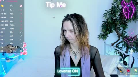 Snapshot of _mari_so chatting on April 3, 2026, 6:22 am Scarlett online show from April 3, 2026, 6:22 am