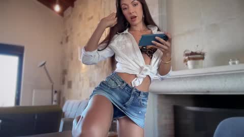 Snapshot of _mariarty_ chatting on October 1, 2025, 10:43 am Marie - -25 discount online show from October 1, 2025, 10:43 am