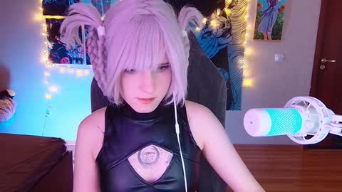 Snapshot of _mariko_ chatting on December 13, 2024, 3:00 pm Mariko online show from December 13, 2024, 3:00 pm