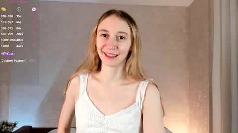  Gwen  online show from November 9, 2025, 3:38 am