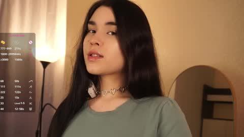  Gwen  online show from April 6, 2026, 8:15 am