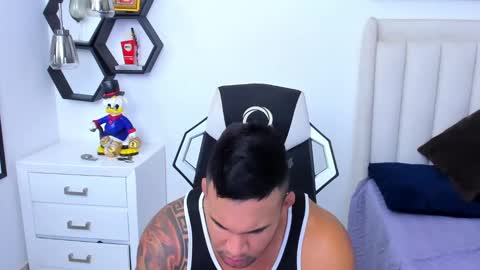 _matthew_santos_ online show from January 18, 2025, 1:52 am