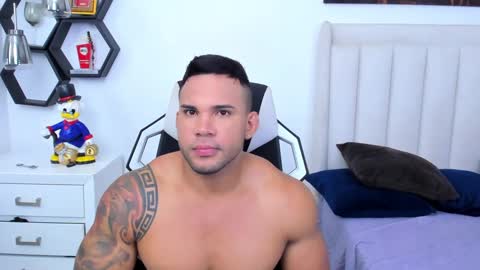 _matthew_santos_ online show from January 23, 2025, 9:29 pm