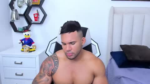 _matthew_santos_ online show from February 1, 2025, 2:05 am