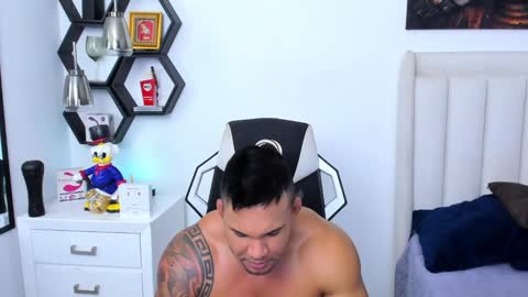 _matthew_santos_ online show from February 18, 2025, 2:38 am