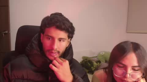 max and abby online show from July 17, 2026, 2:18 am