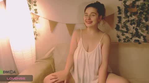 Mia online show from October 27, 2025, 1:42 am