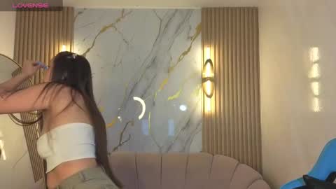 Snapshot of _mia_sweet_b chatting on October 14, 2025, 1:01 pm _mia_sweet_b online show from October 14, 2025, 1:01 pm