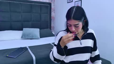 Mia Monroe online show from January 12, 2026, 7:41 pm