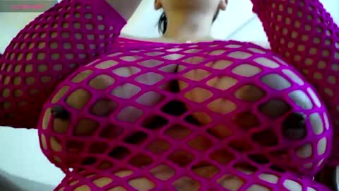  Mia  online show from April 16, 2026, 1:01 pm