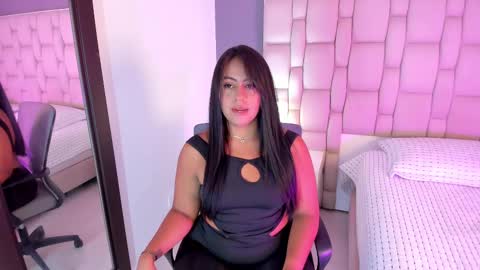 _miamiller_ online show from October 8, 2025, 8:17 pm