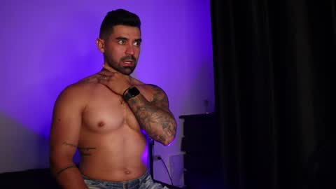 Snapshot of _mikestone chatting on October 8, 2025, 10:29 pm soy mike online show from October 8, 2025, 10:29 pm