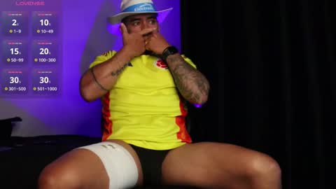 Snapshot of _mikestone chatting on October 15, 2025, 12:55 am soy mike online show from October 15, 2025, 12:55 am