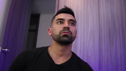 Snapshot of _mikestone chatting on November 17, 2025, 11:10 pm soy mike online show from November 17, 2025, 11:10 pm