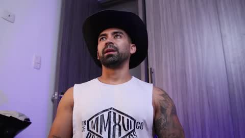 Snapshot of _mikestone chatting on November 27, 2025, 8:33 pm soy mike online show from November 27, 2025, 8:33 pm