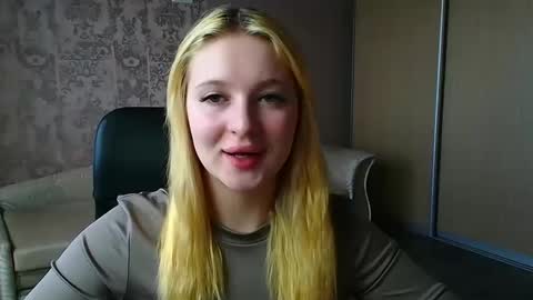 Snapshot of _mila_la_ chatting on April 29, 2026, 12:09 pm Melanie online show from April 29, 2026, 12:09 pm