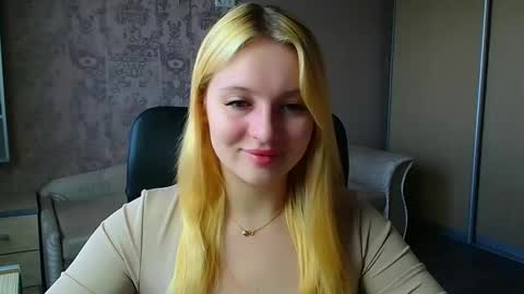 Snapshot of _mila_la_ chatting on May 2, 2026, 11:04 am Melanie online show from May 2, 2026, 11:04 am