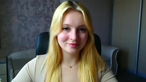 Snapshot of _mila_la_ chatting on May 5, 2026, 9:28 am Melanie online show from May 5, 2026, 9:28 am