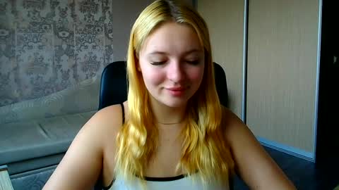 Snapshot of _mila_la_ chatting on June 29, 2026, 10:10 am Melanie online show from June 29, 2026, 10:10 am