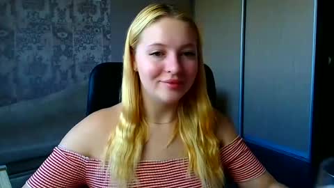 Snapshot of _mila_la_ chatting on June 30, 2026, 8:26 am Melanie online show from June 30, 2026, 8:26 am