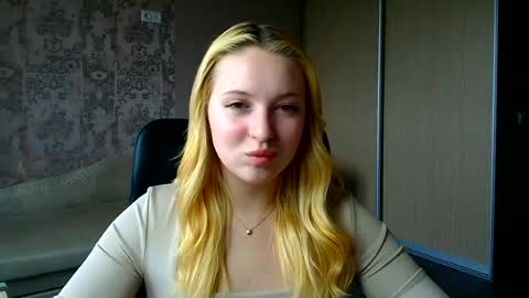 Snapshot of _mila_la_ chatting on July 7, 2026, 11:47 am Melanie online show from July 7, 2026, 11:47 am