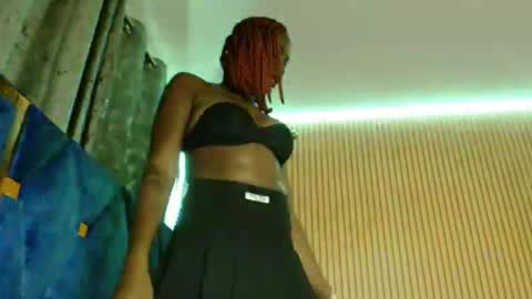 Milah online show from November 10, 2025, 3:55 pm