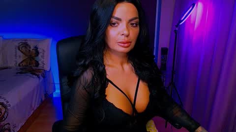 Snapshot of _milani_ chatting on November 10, 2025, 6:29 pm Milani online show from November 10, 2025, 6:29 pm