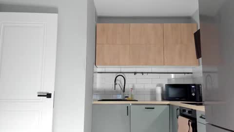 _miles19 online show from November 21, 2025, 11:09 am