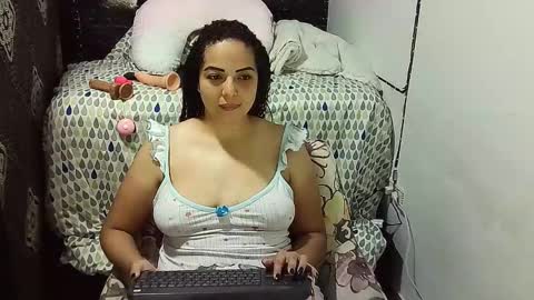 Snapshot of _milf_naughty chatting on October 9, 2025, 9:18 am _milf_naughty online show from October 9, 2025, 9:18 am