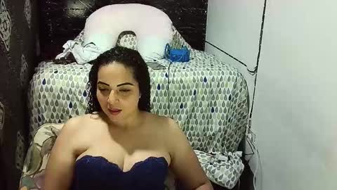 Snapshot of _milf_naughty chatting on October 11, 2025, 5:17 am _milf_naughty online show from October 11, 2025, 5:17 am